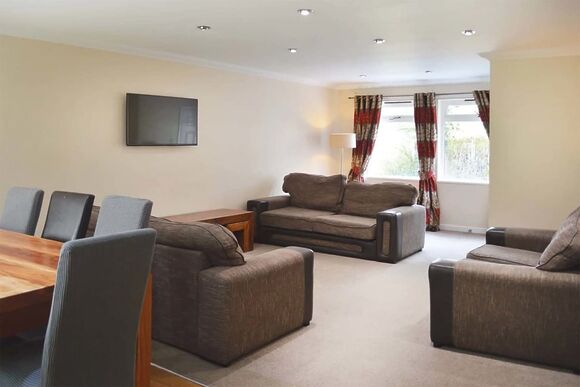 Drimsynie Apartment Hot Tub (Pet) - Drimsynie Holiday Village, Lochgoilhead, on the Drimsynie Estate, Argyll