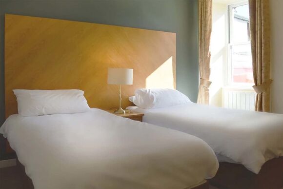 Drimsynie Apartment Hot Tub (Pet) - Drimsynie Holiday Village, Lochgoilhead, on the Drimsynie Estate, Argyll