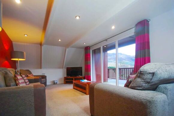 Scandinavian 2 Bed Hot Tub Lodge (Pet) - Drimsynie Holiday Village, Lochgoilhead, on the Drimsynie Estate, Argyll