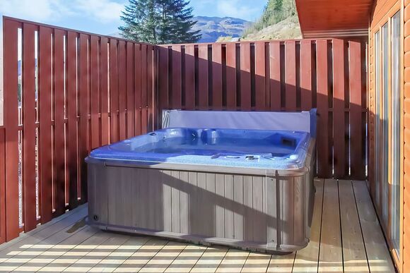 Luxury Lodge 3 Bed Hot Tub - Drimsynie Holiday Village, Lochgoilhead, on the Drimsynie Estate, Argyll