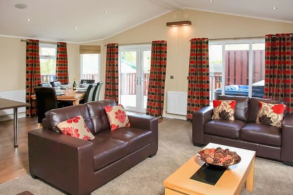 Luxury Lodge 3 Bed Hot Tub - Drimsynie Holiday Village, Lochgoilhead, on the Drimsynie Estate, Argyll