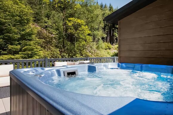  Luxury Lodge 5 Bed Hot Tub - Drimsynie Holiday Village, Lochgoilhead, on the Drimsynie Estate, Argyll