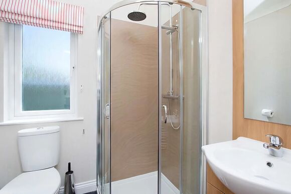  Luxury Lodge 5 Bed Hot Tub - Drimsynie Holiday Village, Lochgoilhead, on the Drimsynie Estate, Argyll