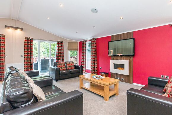 Luxury 4 bed Hot Tub Lodge (Pet) - Drimsynie Holiday Village, Lochgoilhead, on the Drimsynie Estate, Argyll