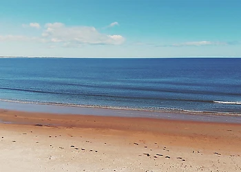 Golden Sands Holiday Park, Cresswell beach