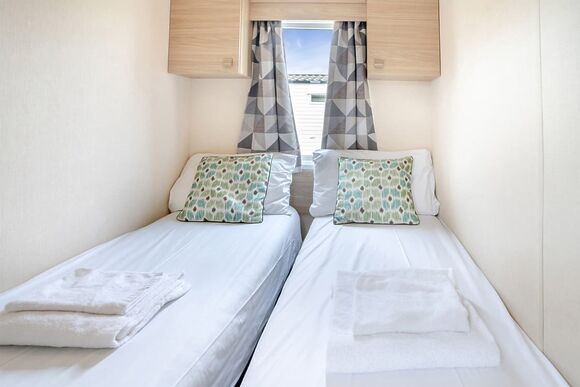 Bronze Caravan with parking P, Bronze Caravan with parking - Grannies Heilan Hame, Embo, Sutherland