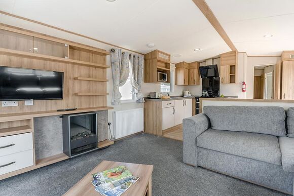 Gold Caravan with parking, decking & sea view - Grannies Heilan Hame, Embo, Sutherland