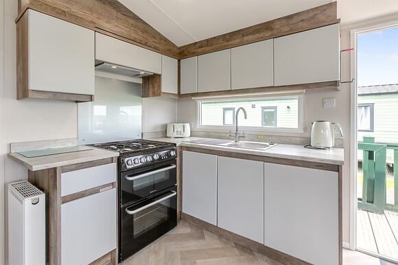 Gold Premium Caravan, parking, ensuite & decking - Grannies Heilan Hame, Embo, Sutherland