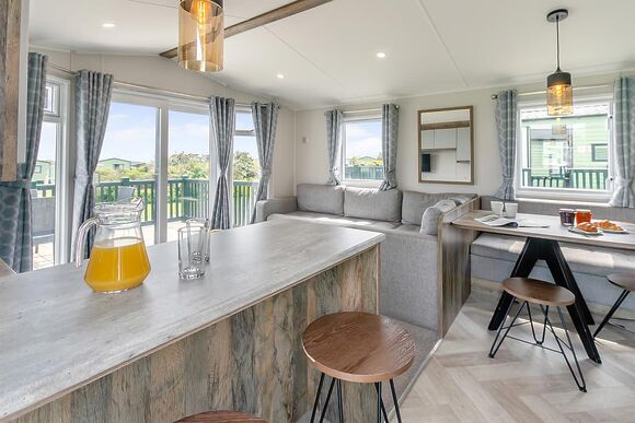 Gold Premium Caravan, parking, ensuite & decking - Grannies Heilan Hame, Embo, Sutherland