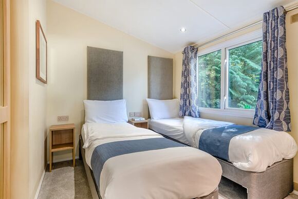 Superior Lodge with parking, ensuite & decking - Grannies Heilan Hame, Embo, Sutherland