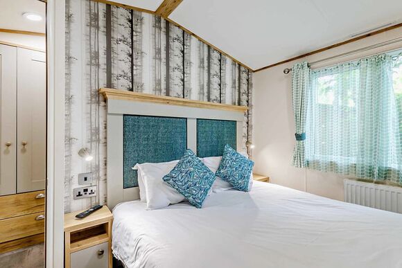 Bronze Premium 2 Bedroom Caravan, Sleeps 6. Parking, deck, sea view - Grannies Heilan Hame, Embo, Sutherland