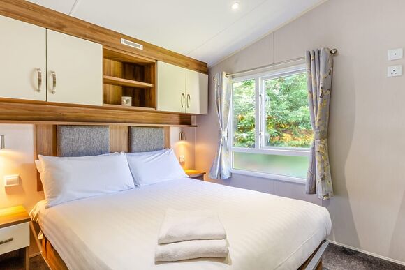 Silver Premium Caravan. Parking - Grannies Heilan Hame, Embo, Sutherland