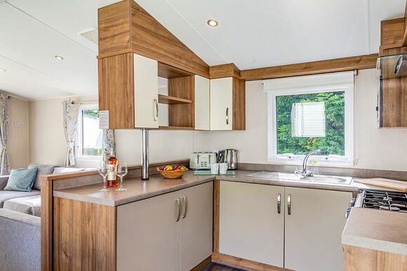 Silver Premium Caravan. Parking P - Grannies Heilan Hame, Embo, Sutherland