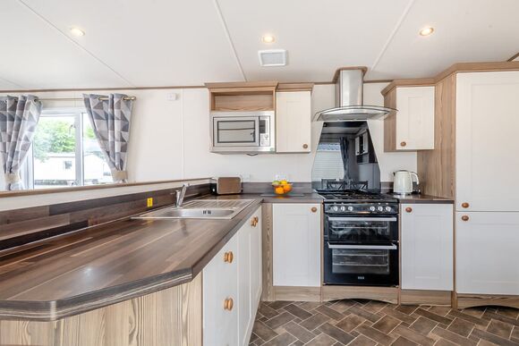 Gold Caravan with parking, ensuite & decking P, Gold Caravan with parking, ensuite & decking, Gold Caravan with parking, ensuite & decking - Grannies Heilan Hame, Embo, Sutherland