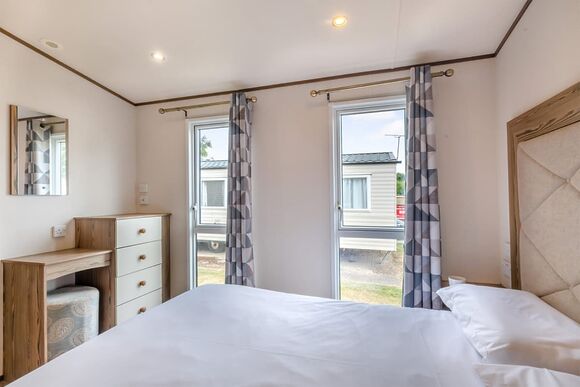 Gold Caravan with parking, ensuite & decking P, Gold Caravan with parking, ensuite & decking, Gold Caravan with parking, ensuite & decking - Grannies Heilan Hame, Embo, Sutherland