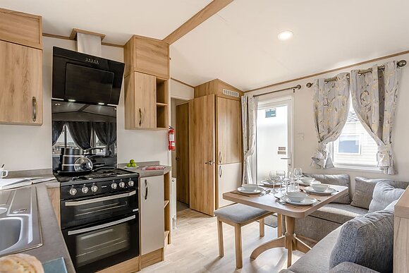 Gold 3 Caravan slps 8 ensuite, decking P - Grannies Heilan Hame, Embo, Sutherland