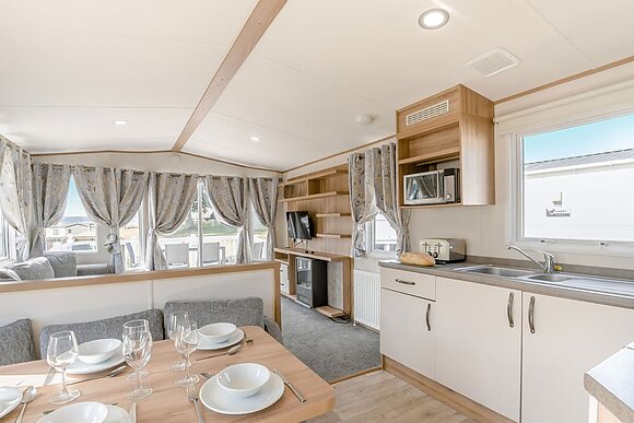 Gold 3 Caravan slps 8 ensuite, decking P - Grannies Heilan Hame, Embo, Sutherland