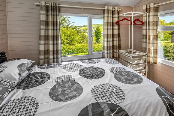 Clovelly Lodge - Grattons Cedar Lodges, Berrynarbor, Ilfracombe