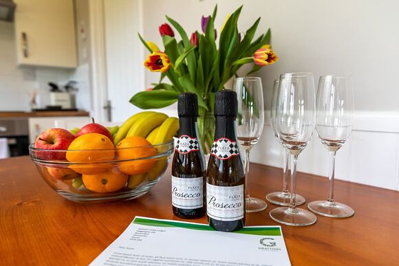 Saunton Lodge - Grattons Cedar Lodges, Berrynarbor, Ilfracombe