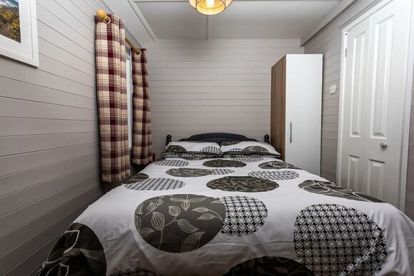 Saunton Lodge - Grattons Cedar Lodges, Berrynarbor, Ilfracombe