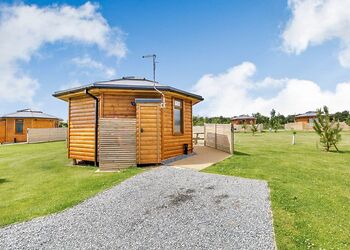 Starlight Wren - Green Meadows Park, Fitling, Nr Hornsea
