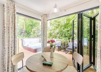 Hunters Lodge - Griffon Forest, Flaxton, York