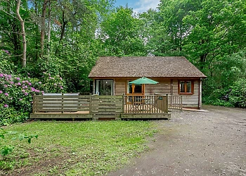 Hunters Lodge (No Pets) 