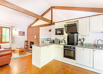 Hunters Lodge (No Pets) 