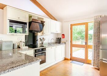 Hunters Lodge - Griffon Forest, Flaxton, York