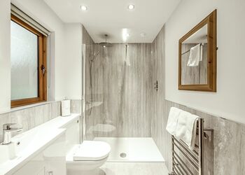 Poachers Lodge (Pet Friendly) - Griffon Forest, Flaxton, York