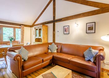 Woodmans Lodge - Griffon Forest, Flaxton, York