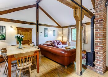 Woodmans Lodge - Griffon Forest, Flaxton, York