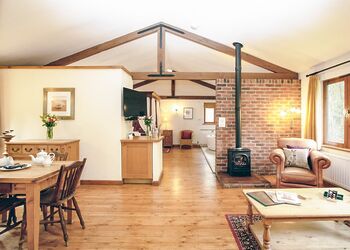 Poachers Premier (Pet Friendly) - Griffon Forest, Flaxton, York