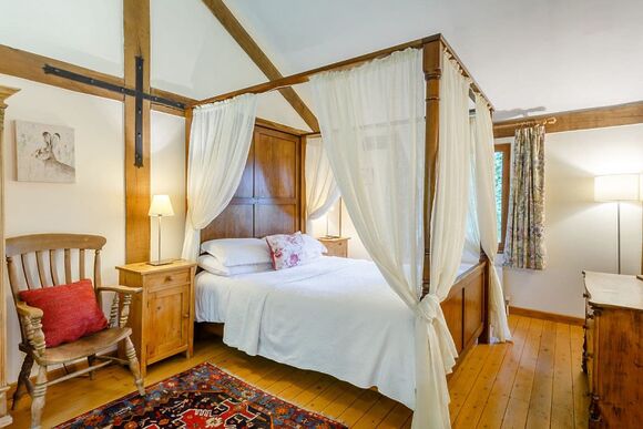 Gardeners Lodge (Pet Friendly) - Griffon Forest, Flaxton, York