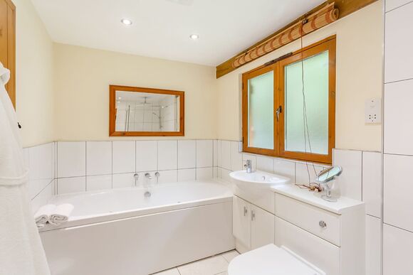 Gardeners Lodge - Griffon Forest, Flaxton, York