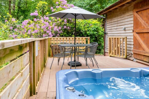 Keepers Lodge (Pet Friendly) - Griffon Forest, Flaxton, York