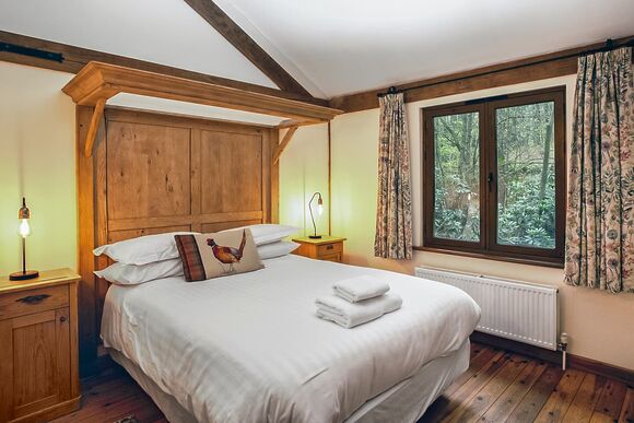 Keepers Lodge (Pet Friendly) - Griffon Forest, Flaxton, York