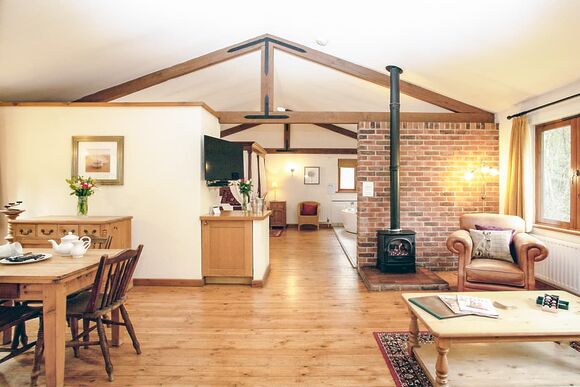 Poachers Premier (Pet Friendly), Poachers Premier (No Pets) - Griffon Forest, Flaxton, York