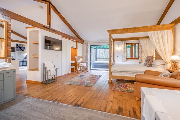 Poachers Premier - Griffon Forest, Flaxton, York