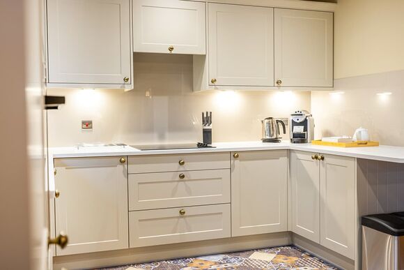 The Foragers Lodge (Pet Friendly) - Griffon Forest, Flaxton, York