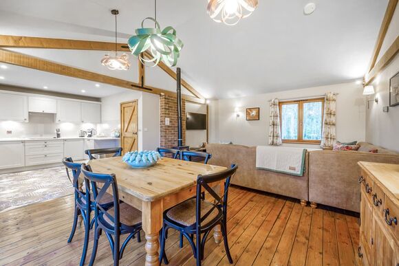 The Foragers Lodge - Griffon Forest, Flaxton, York