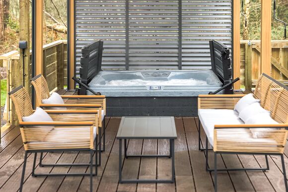 The Foragers Lodge - Griffon Forest, Flaxton, York