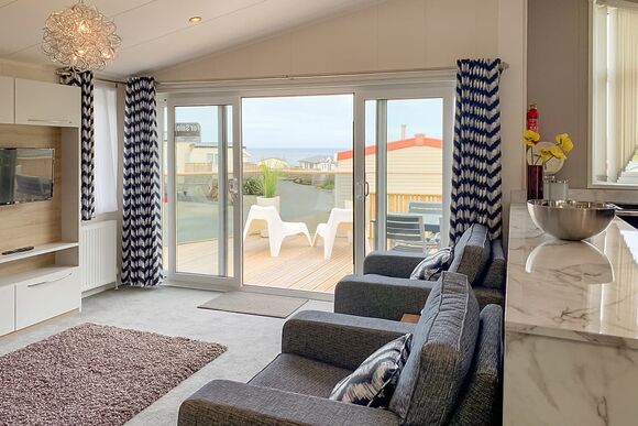 Laburnum Lodge - Gwalia Falls, Tresaith Beach, Cardigan, Ceredigion