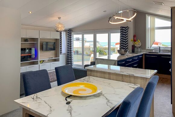 Laburnum Lodge - Gwalia Falls, Tresaith Beach, Cardigan, Ceredigion