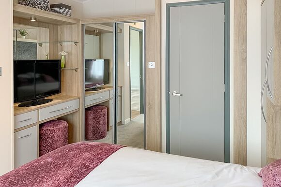 Laburnum Lodge - Gwalia Falls, Tresaith Beach, Cardigan, Ceredigion