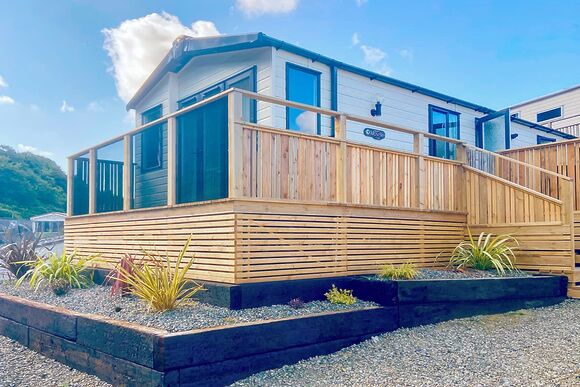 Heron Lodge - Gwalia Falls, Tresaith Beach, Cardigan, Ceredigion