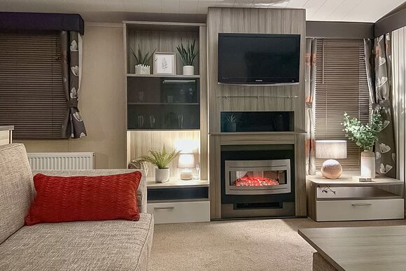 Heron Lodge - Gwalia Falls, Tresaith Beach, Cardigan, Ceredigion