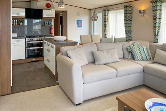 Milano Lodge - Gwalia Falls, Tresaith Beach, Cardigan, Ceredigion