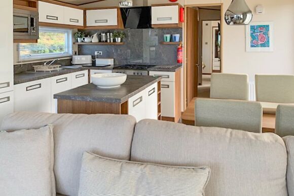 Milano Lodge - Gwalia Falls, Tresaith Beach, Cardigan, Ceredigion