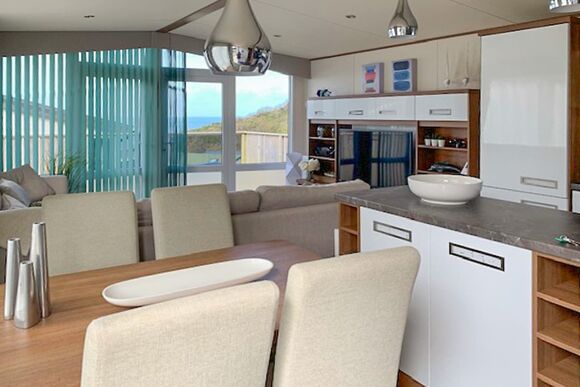 Milano Lodge - Gwalia Falls, Tresaith Beach, Cardigan, Ceredigion